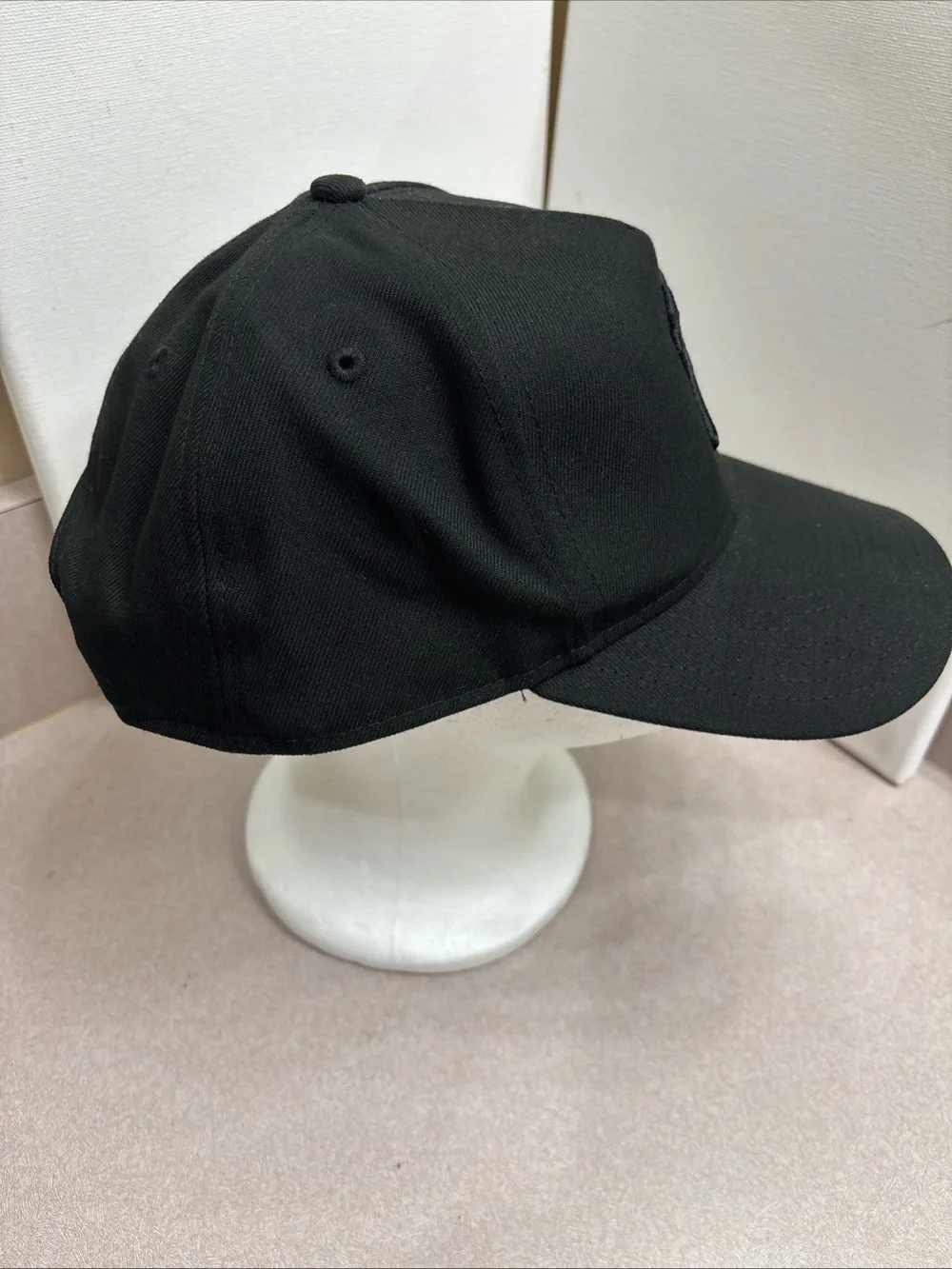 New York Yankees Hat Cap SnapBack Mens ALL BLACK MLB Baseball New Era 9FORTY